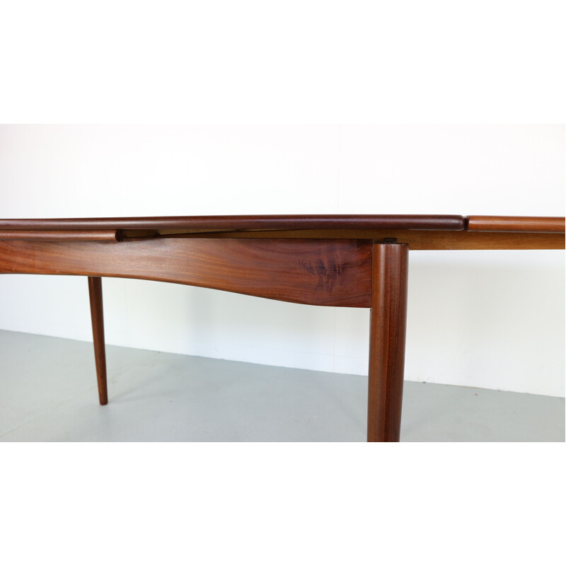 Vintage Danish extendable dining table in teak