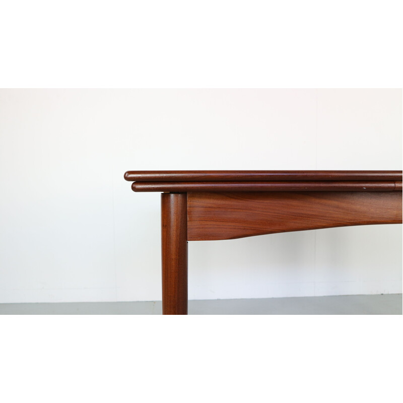 Vintage Danish extendable dining table in teak