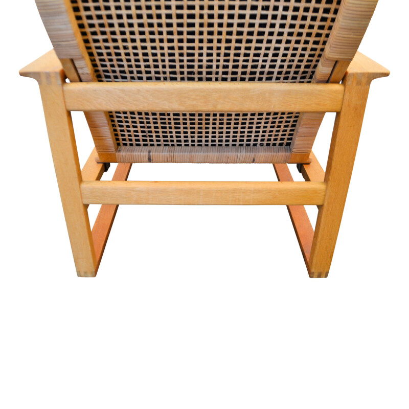 Vintage armchair "2254" in oakwood by Børge Mogensen