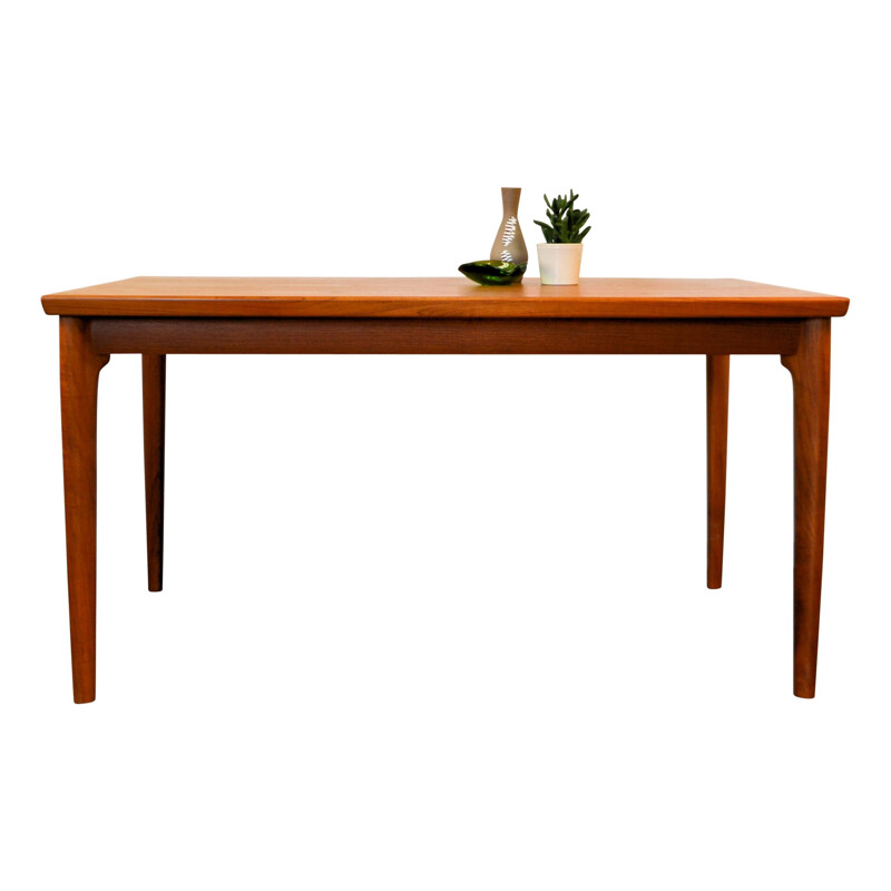 Vintage extendable dining table in teak by Grete Jalk