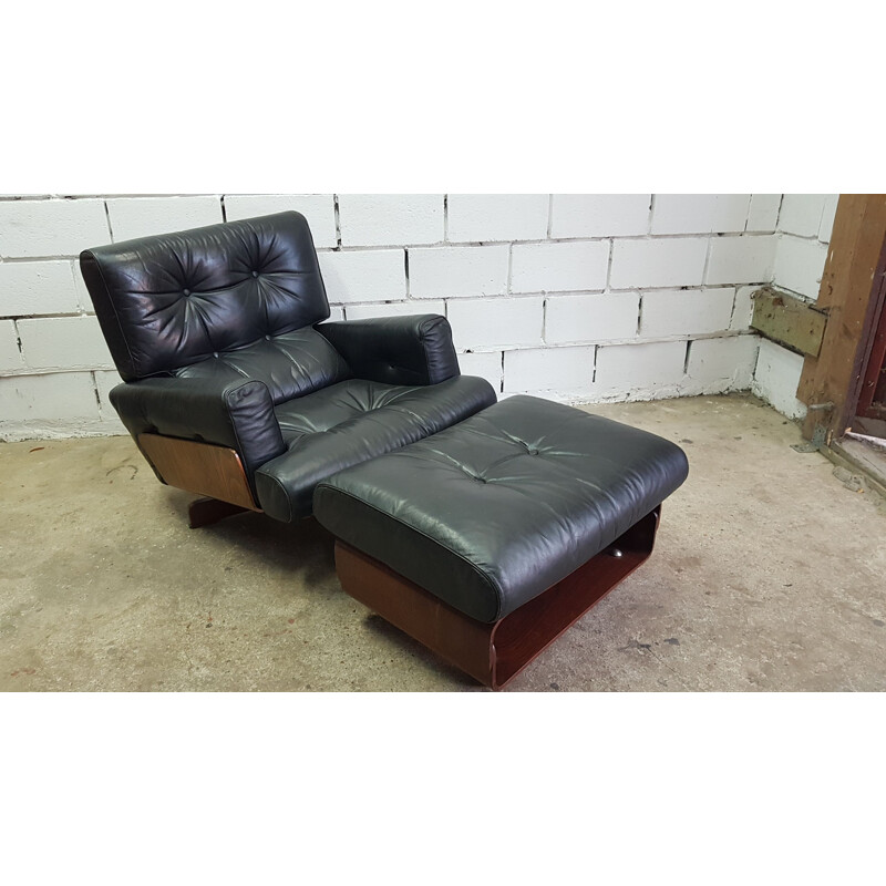 Vintage Cinova lounge chair in leather & ottoman in rosewood 