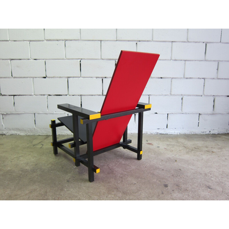 Vintage 635 red & blue chair by Gerrit Rietveld for Cassina