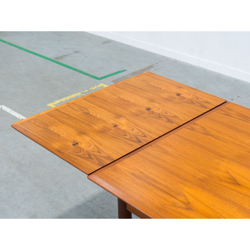 Vintage extendable dining table in teak 