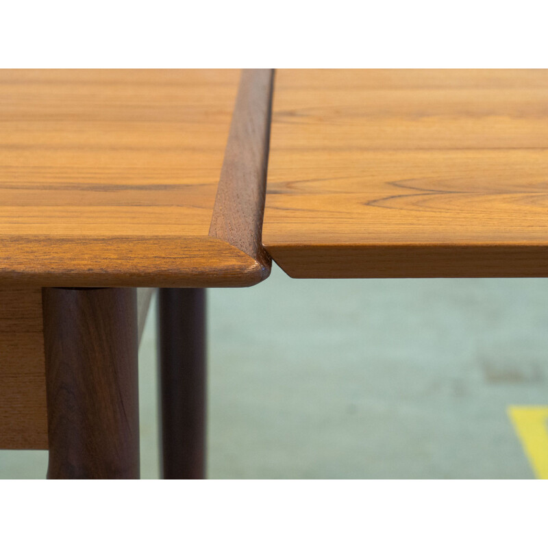 Vintage extendable dining table in teak 