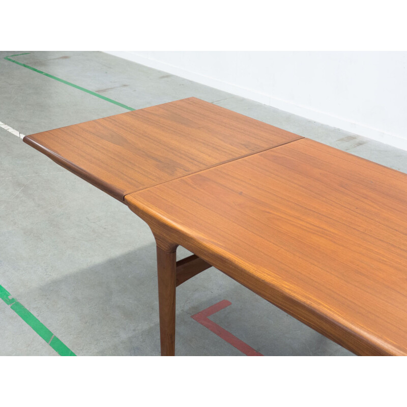 Vintage dining table by Johannes Andersen for Uldum Møbelfabrik