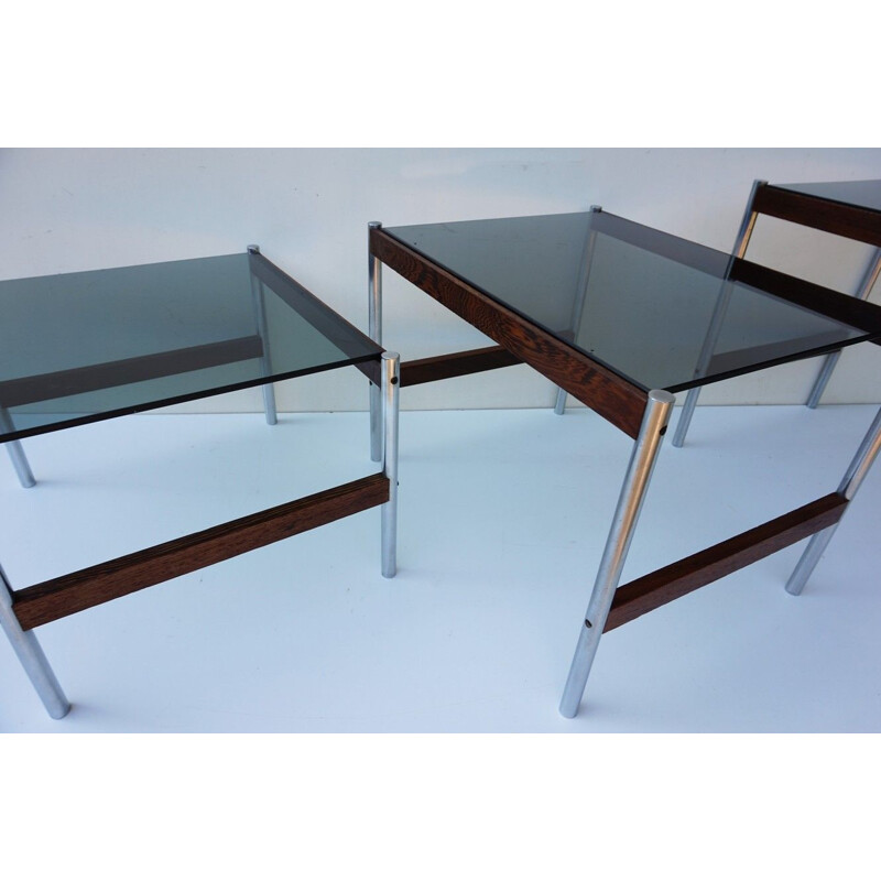 Suite de 3 tables gigognes vintage hollandais en wengé et acier par Fristho