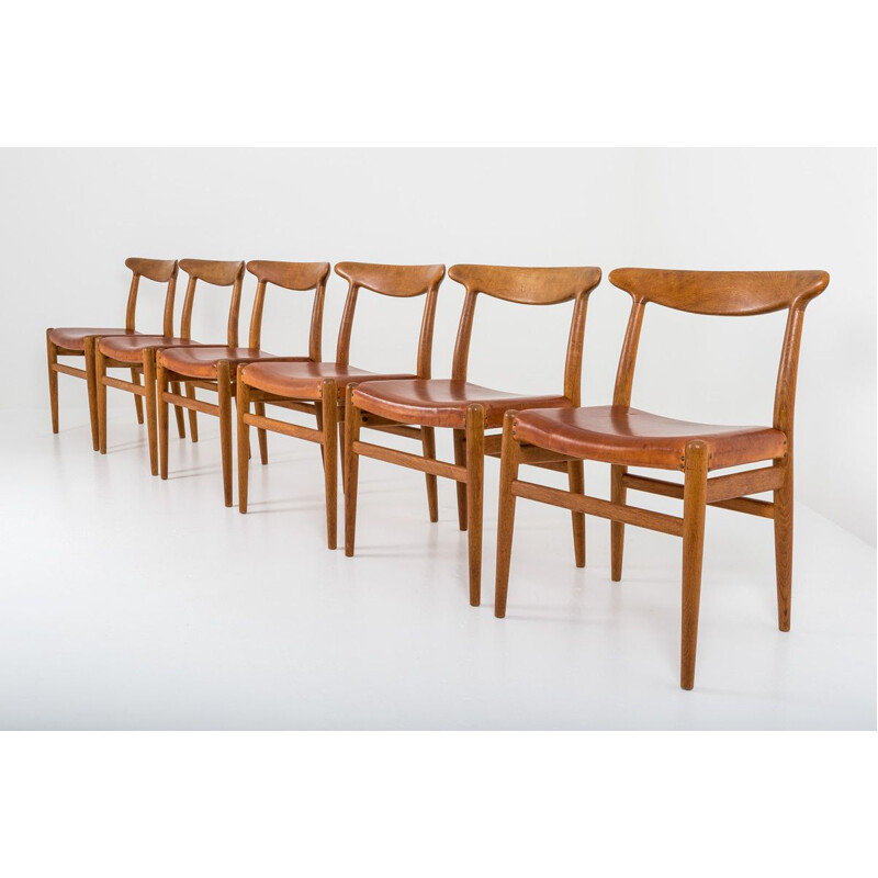 Set of 6 vintage Danish dining chairs "W2" by Hans J. Wegner