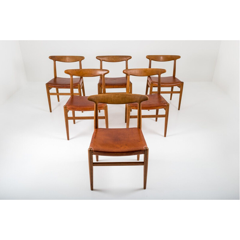 Set of 6 vintage Danish dining chairs "W2" by Hans J. Wegner