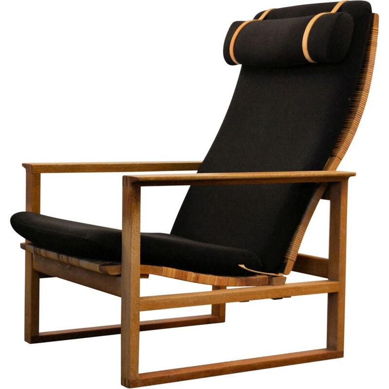 Vintage armchair "2254" in oakwood by Børge Mogensen