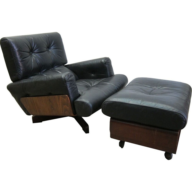 Vintage Cinova lounge chair in leather & ottoman in rosewood 