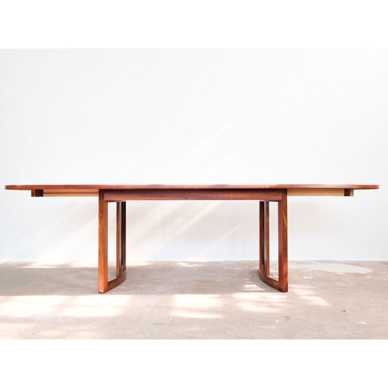 Vintage oval Danish dining table in rosewood
