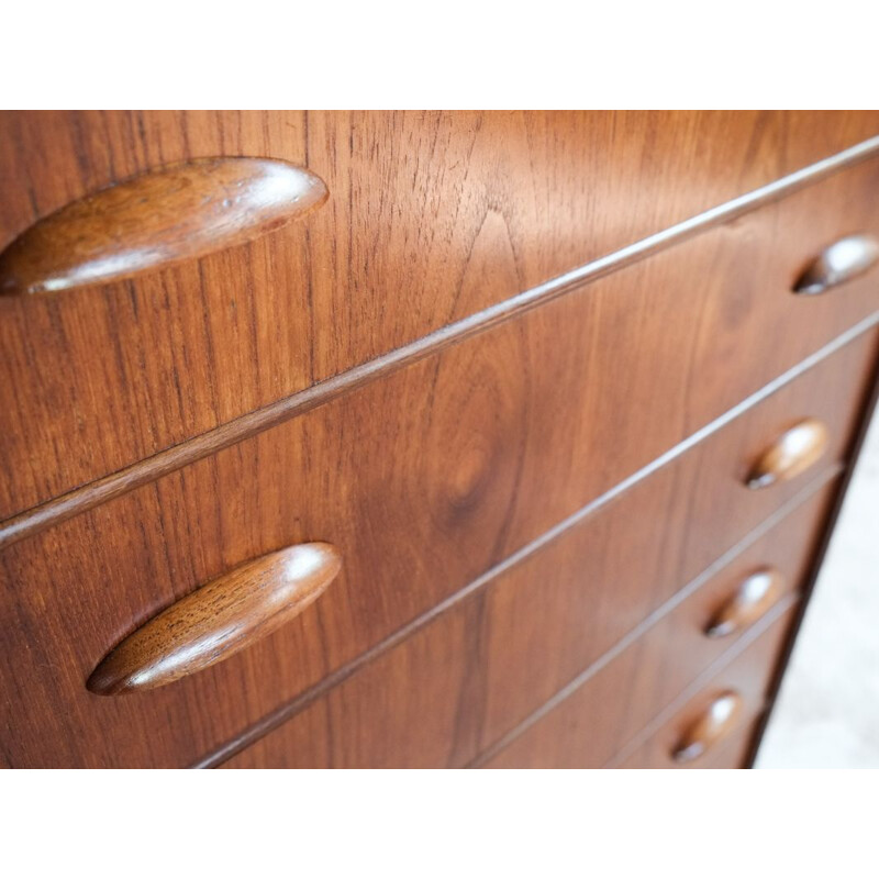 Vintage Danish chest of 6 drawers in teak