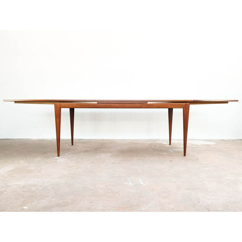 Vintage extendable dining table in teak by Møller