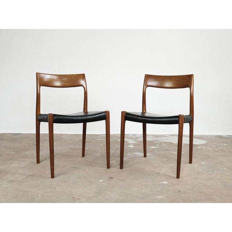Vintage set of 4 chairs in teak by Møller