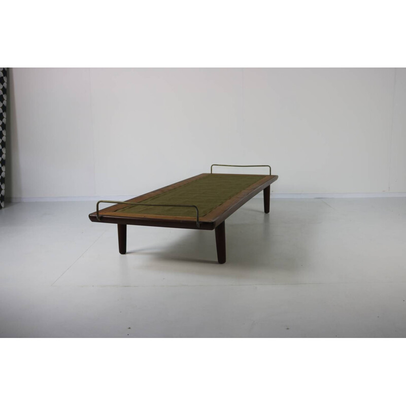 Vintage daybed GE19 by  Hans Wegner