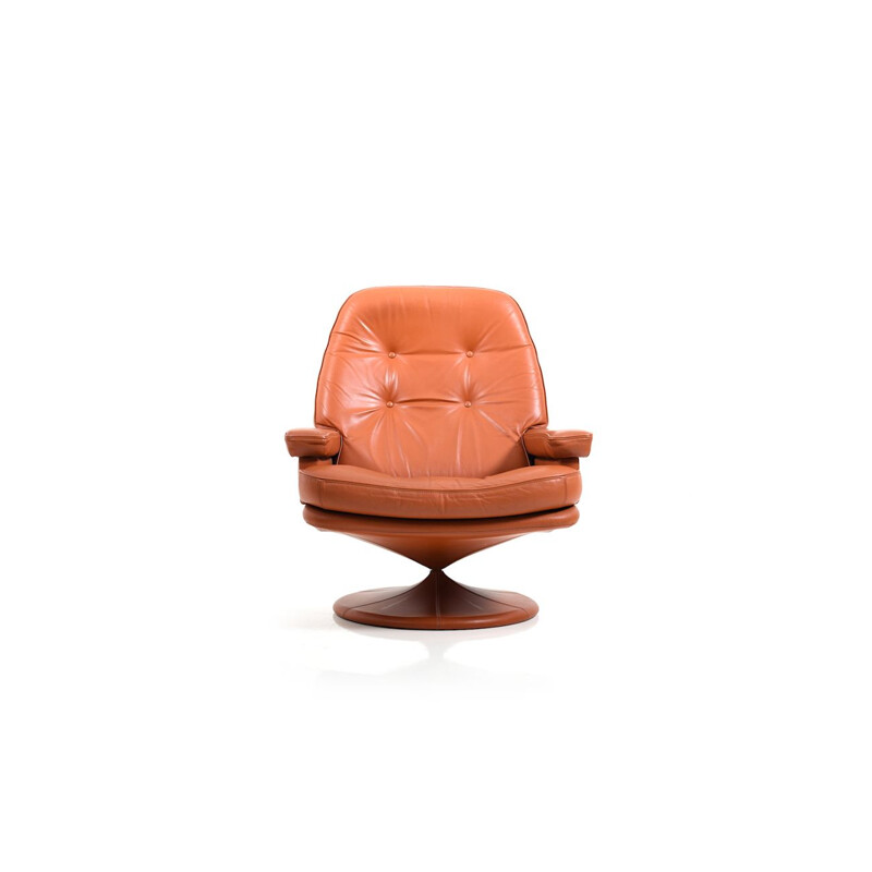 Vintage Scandinavian swivel lounge chair in leather