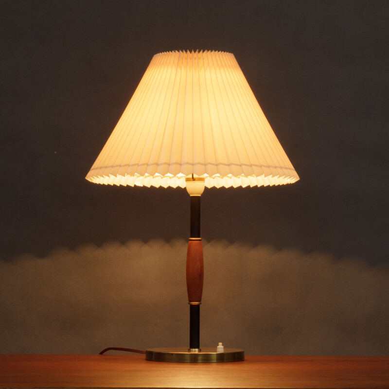 Lampe de table vintage scandinave en teck et laiton