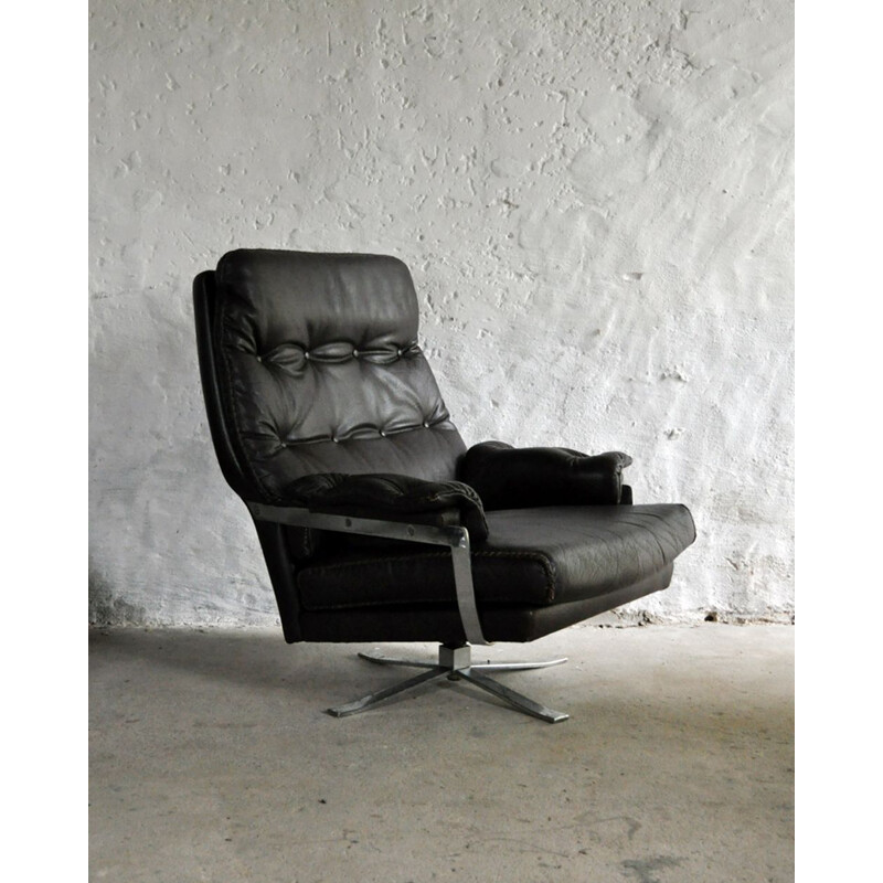Vintage high back armchair in leather and chrome by Arne Norell