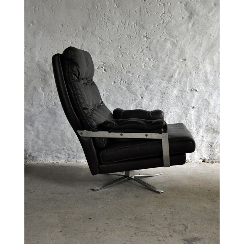 Vintage high back armchair in leather and chrome by Arne Norell