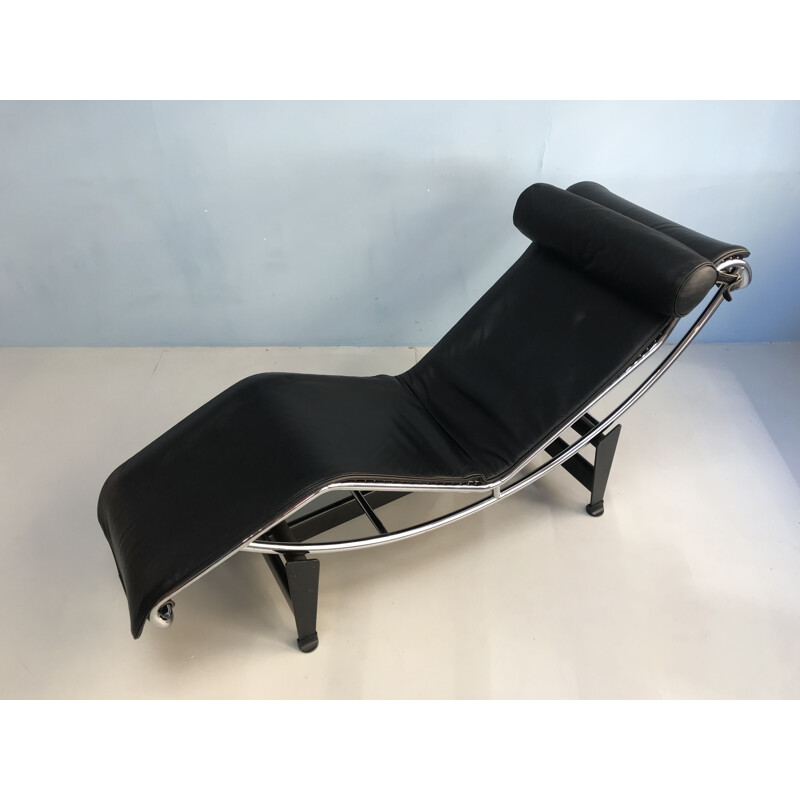 Fauteuil lounge vintage "LC 4" par Le Corbusier pour Cassina