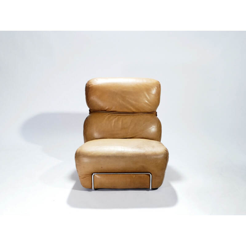 Set of 2 vintage leather armchairs with ottomans by Gianfranco Frattini