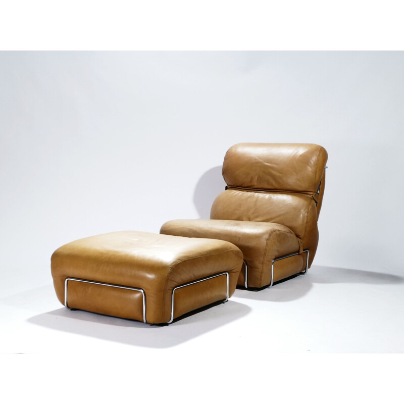 Suite de 2 fauteuils vintage en cuir avec ottomans par Gianfranco Frattini