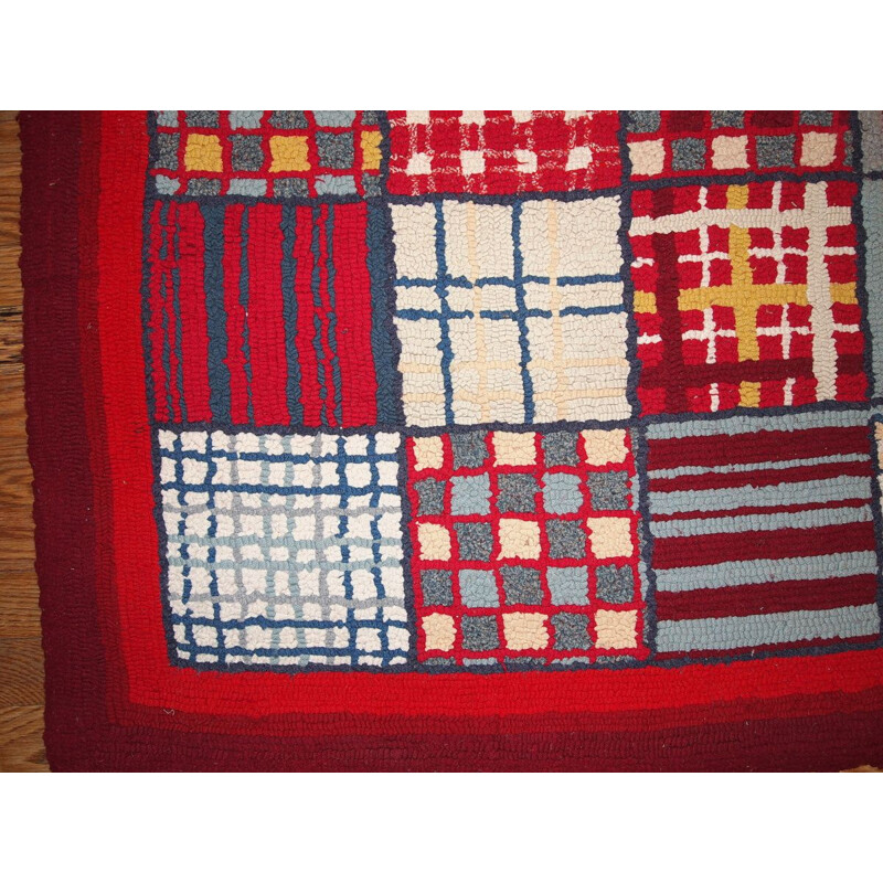 Handmade vintage American hooked rug 