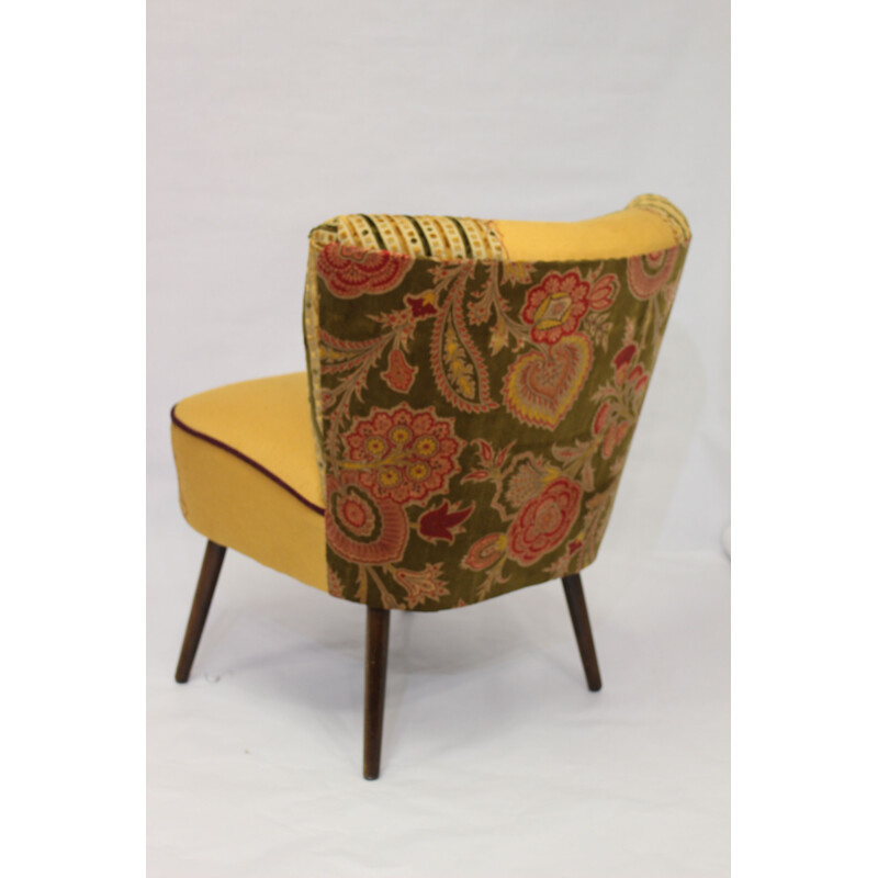 Fauteuil vintage français jaune retapissé en tissu Lelievre