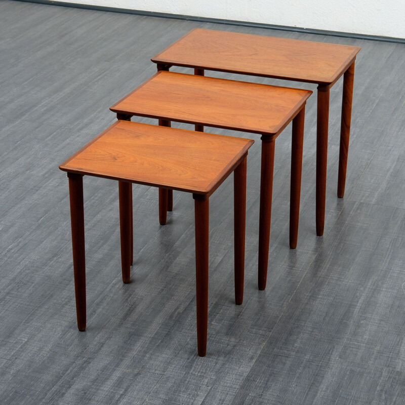 Set of 3 vintage nesting tables in teak