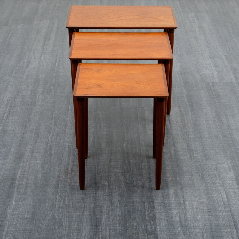 Set of 3 vintage nesting tables in teak