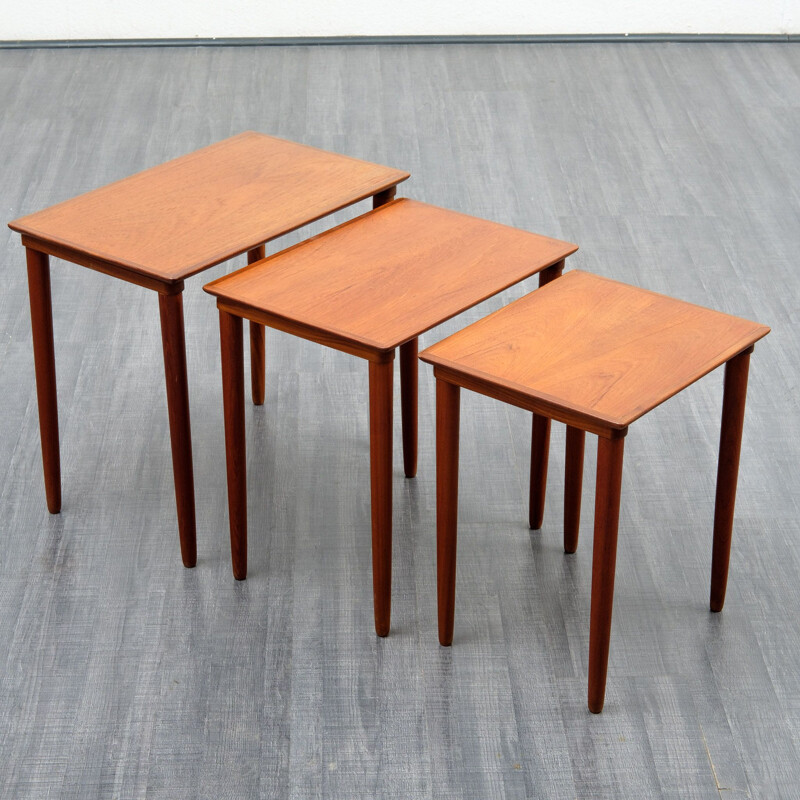 Set of 3 vintage nesting tables in teak