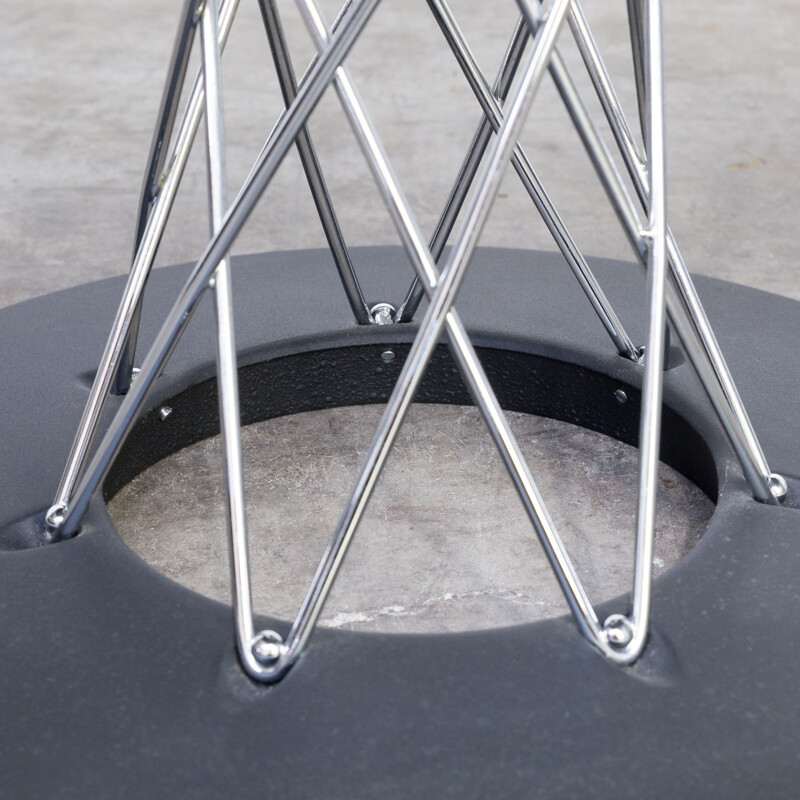 Table "Cyclone" par Isamu Noguchi pour Knoll 