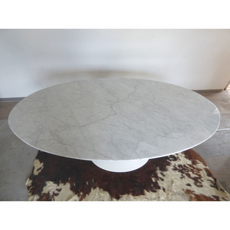 Table ovale vintage par Eero Saarinen pour Knoll