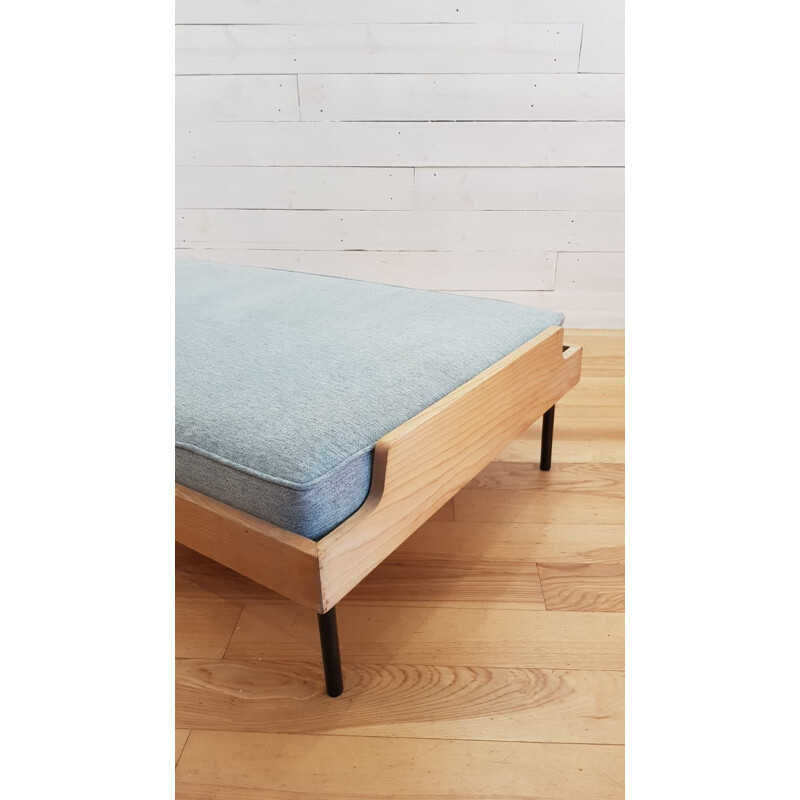 Vintage daybed in solid beech