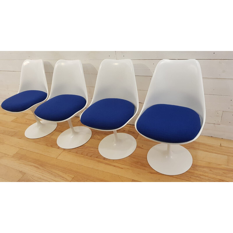 Set of 4 vintage Tulip armchairs by Eero Saarinen for Knoll