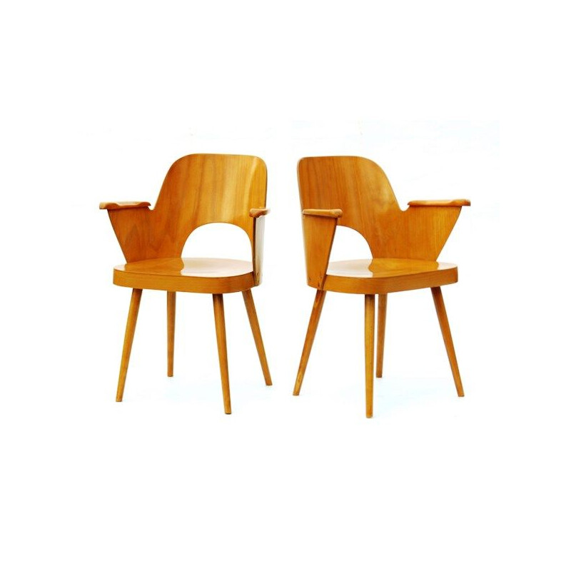 Set of 2 vintage chairs by TON in plywood