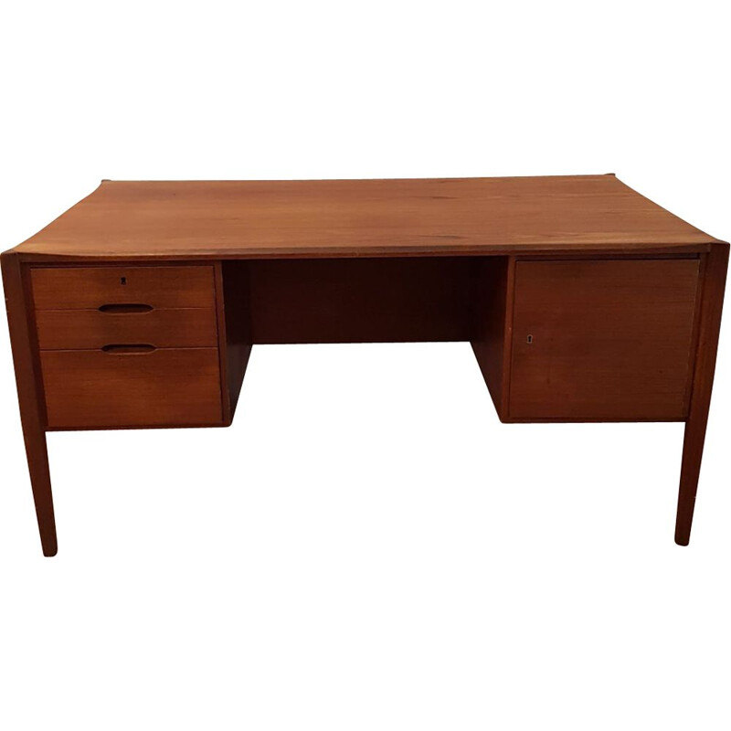 Vintage writing desk in teak by Wilhelm Renz