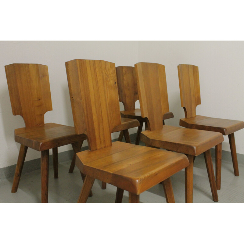 Suite de 6 chaises "S28" en bois d'orme par Pierre Chapo