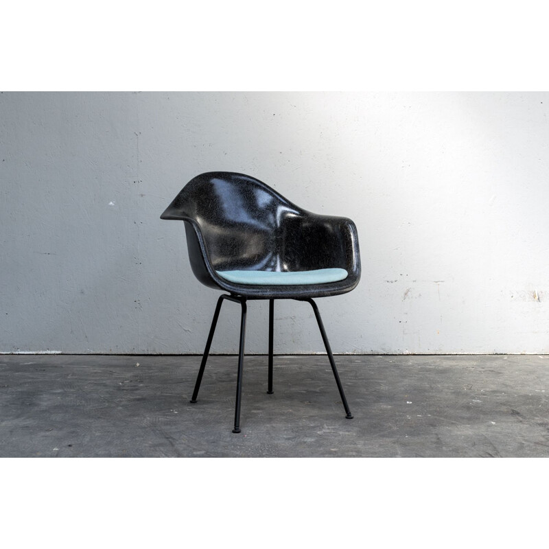 Vintage chair DAX by Eames for Herman Miller