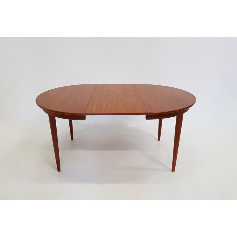 Vintage extendable Scandinavian dining table in teak