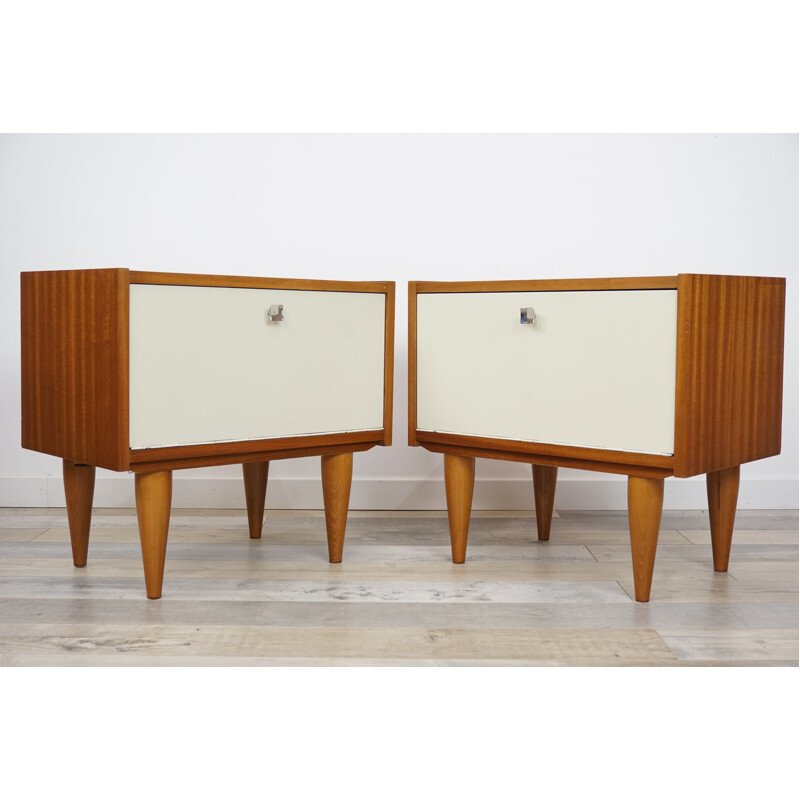 Suite de 2 tables de chevet vintage en teck avec façades blanches