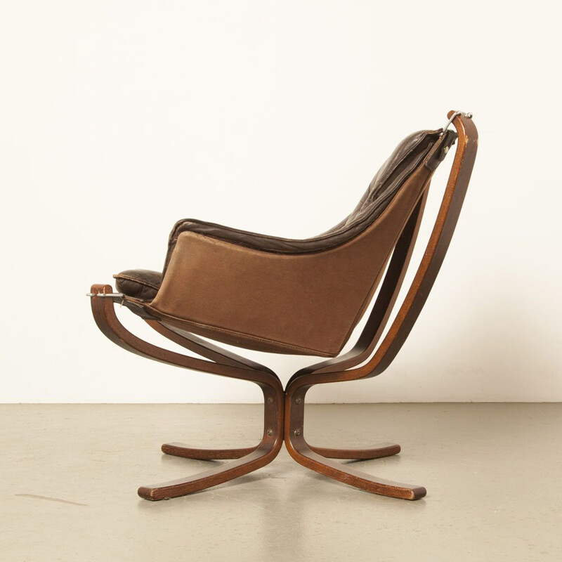 Scandinavian Vintage Chair in leather and wood by Sigurd Ressel