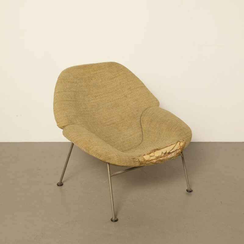 Vintage Armchair in wool and steel by Pierre Paulin Artifort