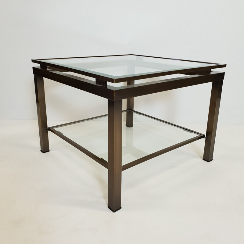Table d'appoint vintage carrée en laiton avec 2 étagères en verre par la Maison Jansen