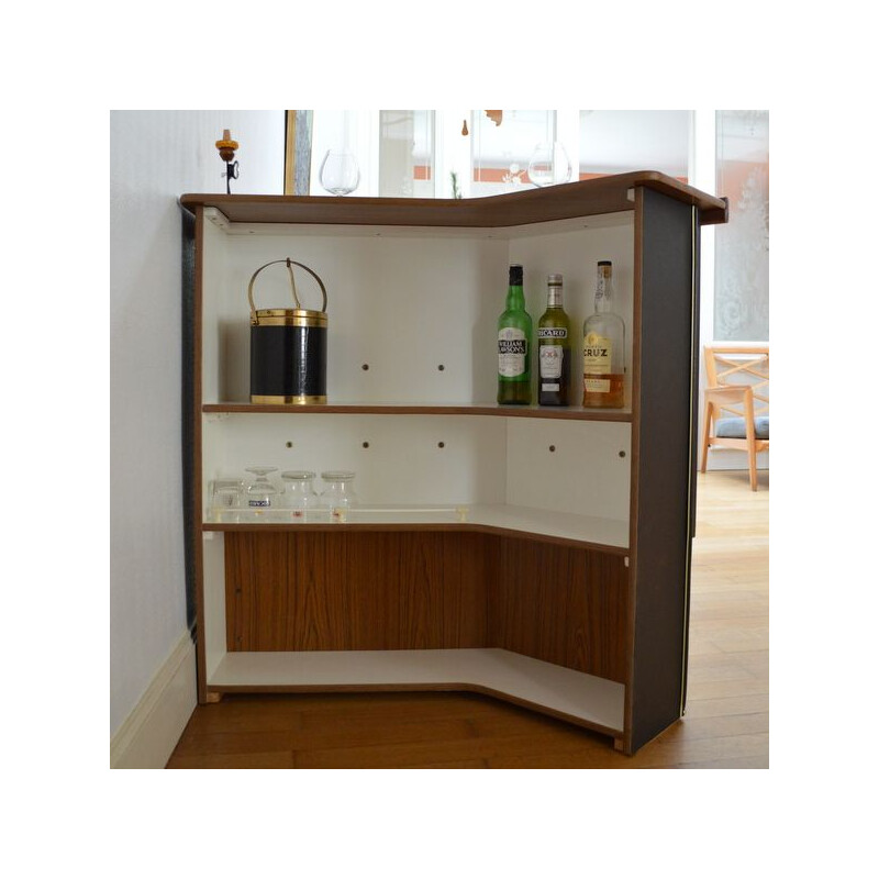 Vintage cocktail bar skai and rosewood