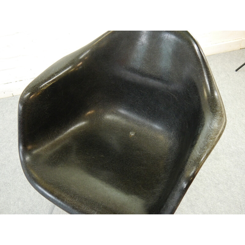 Fauteuil DAH en fibre de verre noire et acier - 1960