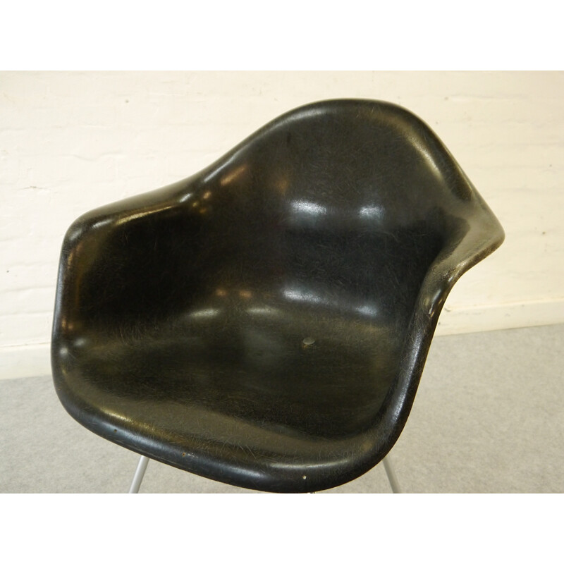 Fauteuil DAH en fibre de verre noire et acier - 1960