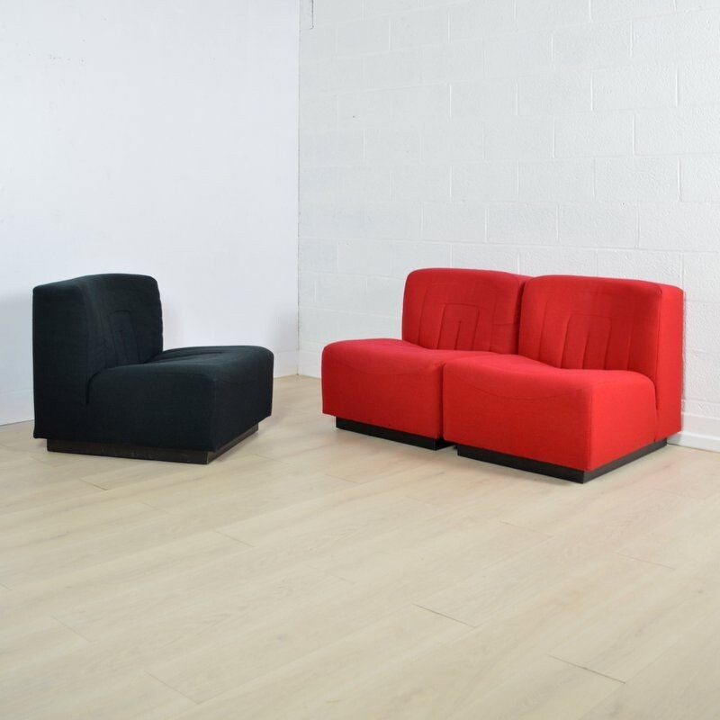 Set of 3 red & black armchairs "Novemila" by Tito Agnoli for Mobilier International
