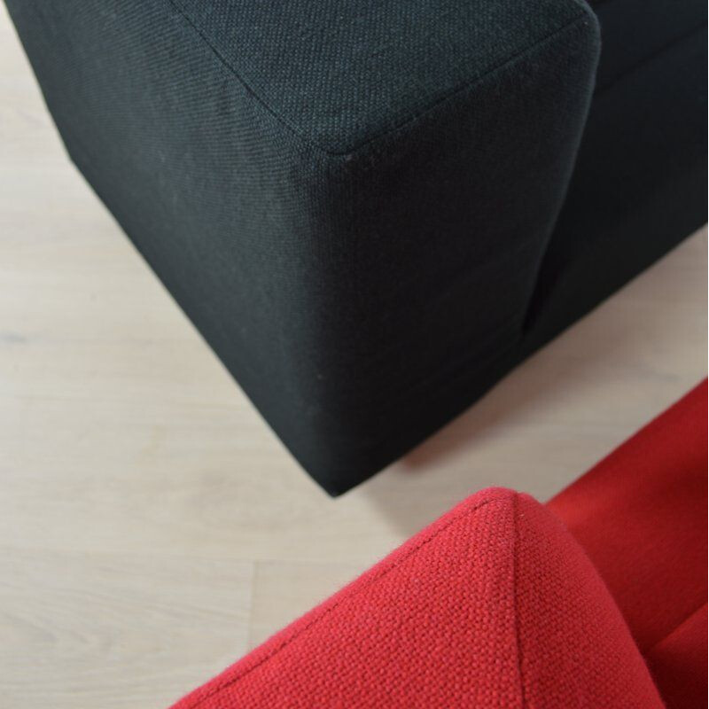 Set of 3 red & black armchairs "Novemila" by Tito Agnoli for Mobilier International