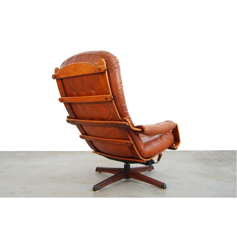 Vintage Chair in brown leather by Göte MÖBEL